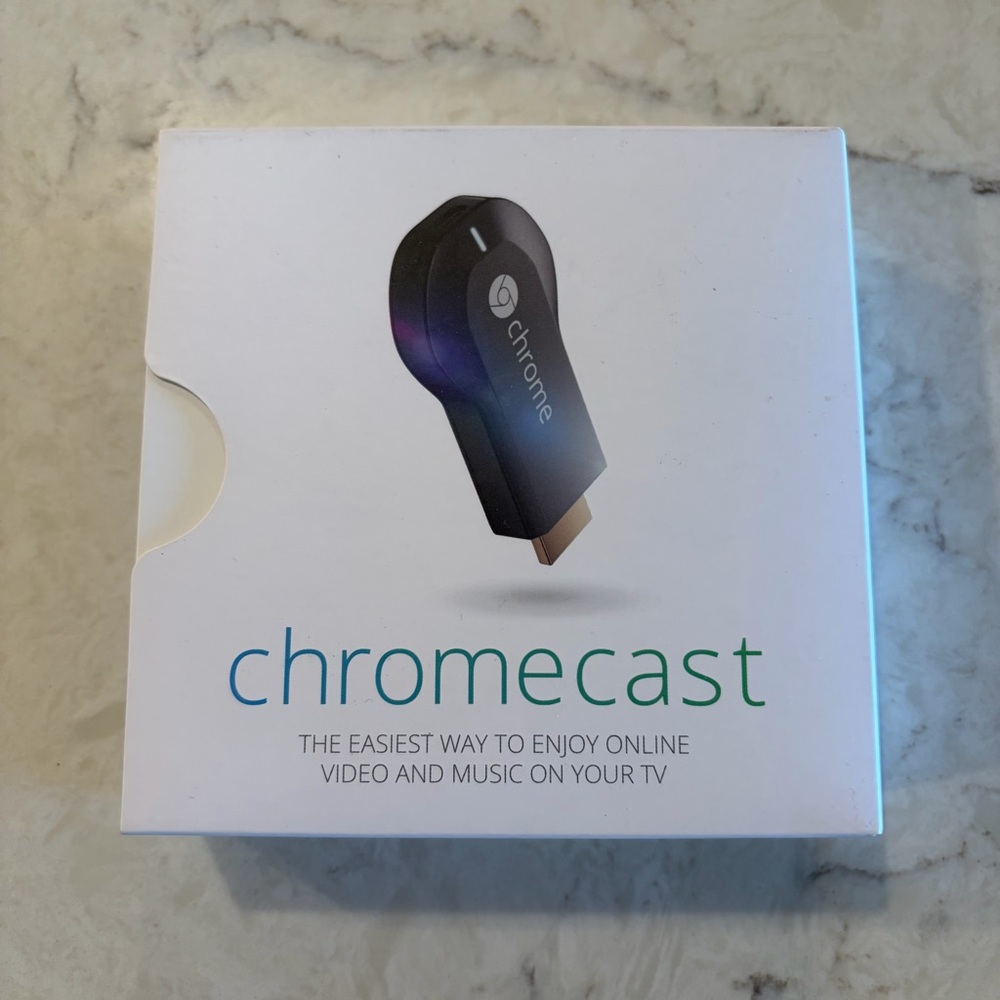 Google Chromecast 1st Gen (H2G2-42) - 1080p Streaming Media Player